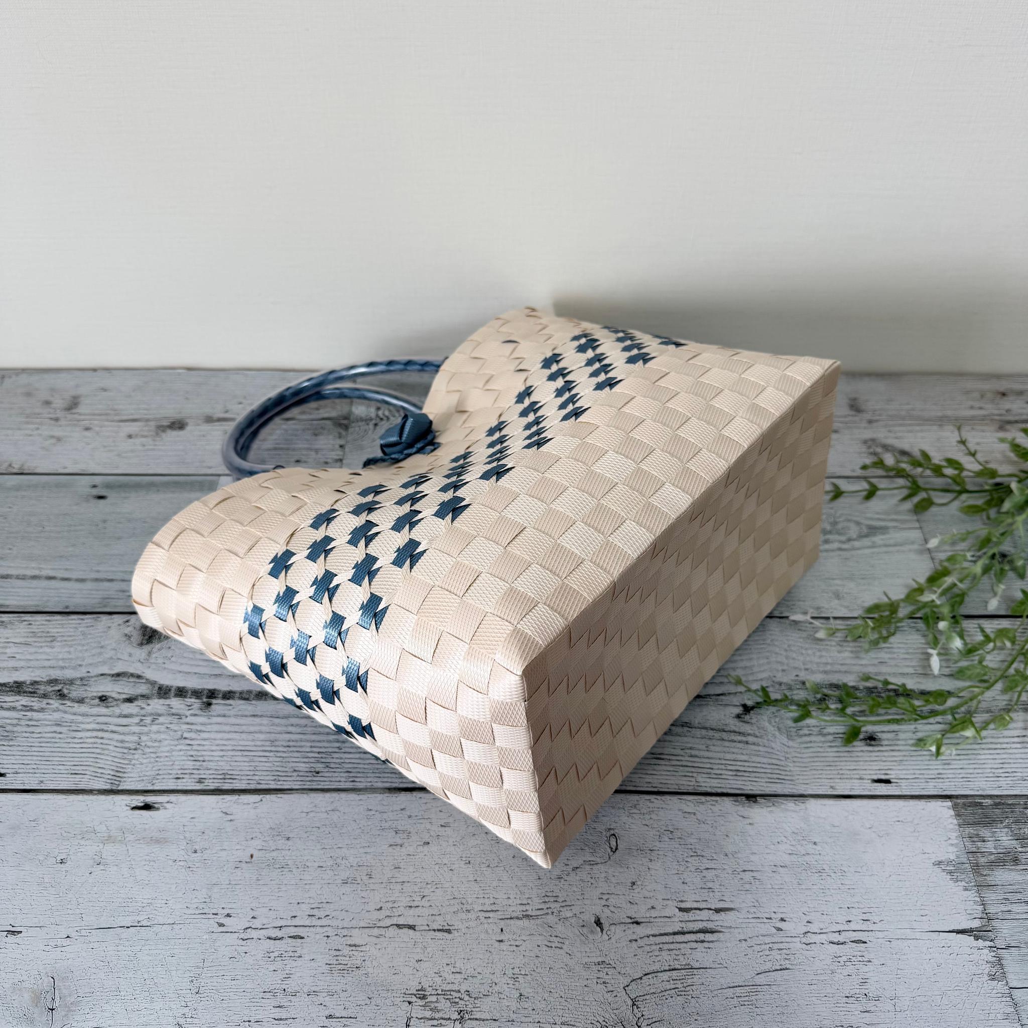 プラカゴバッグ　Lサイズ　メタリックブルー×アイボリー　プラカゴ　PPバンド | 3枚目