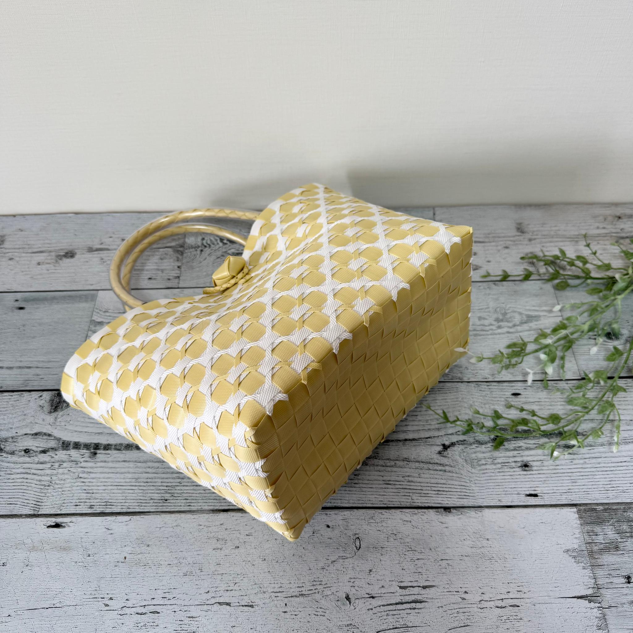 プラカゴバッグ　Mサイズ　花柄　ライトイエロー×ホワイト　プラカゴ　ppバンド | 2枚目