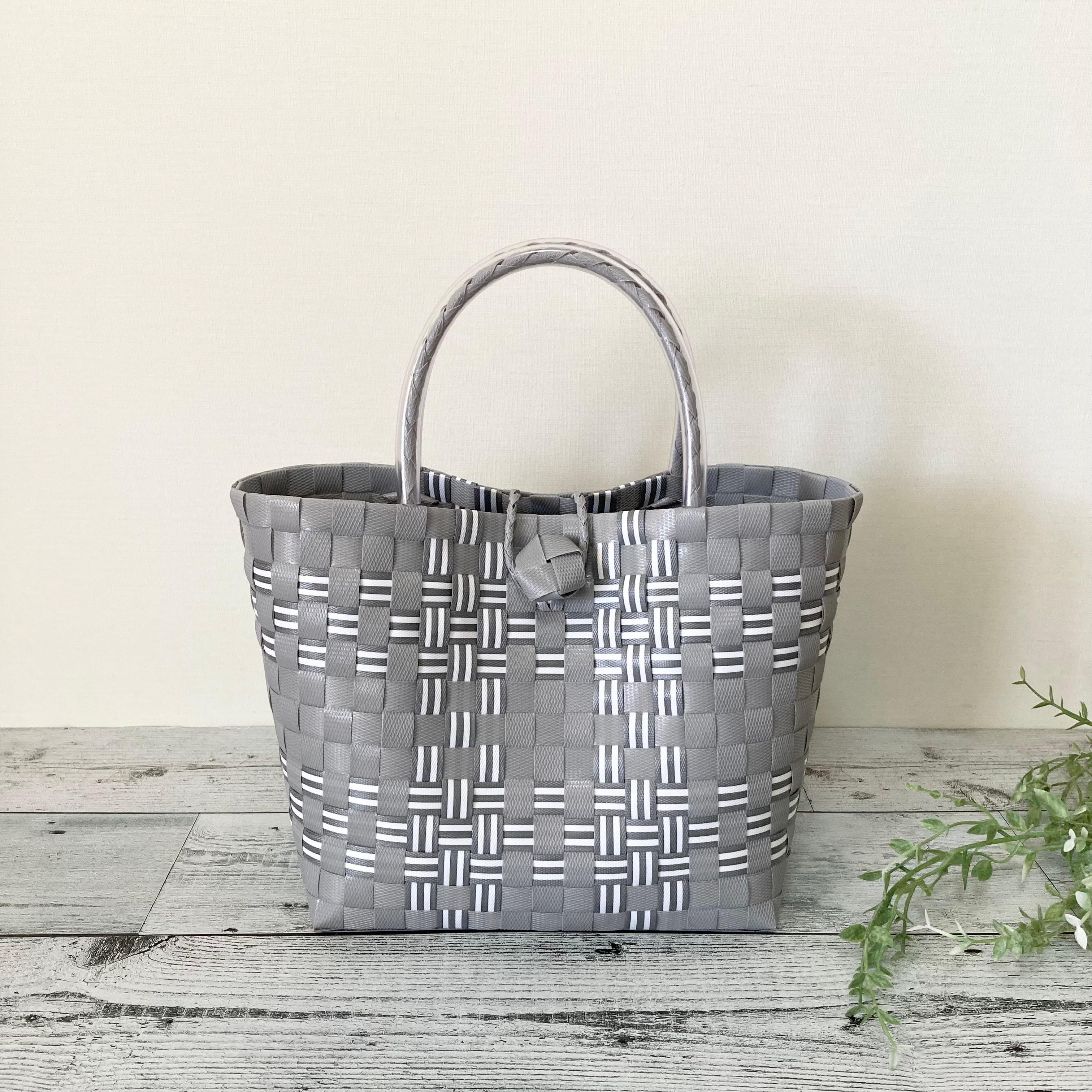 プラカゴバッグ　Mサイズ　グレー×ホワイトライン　チェック